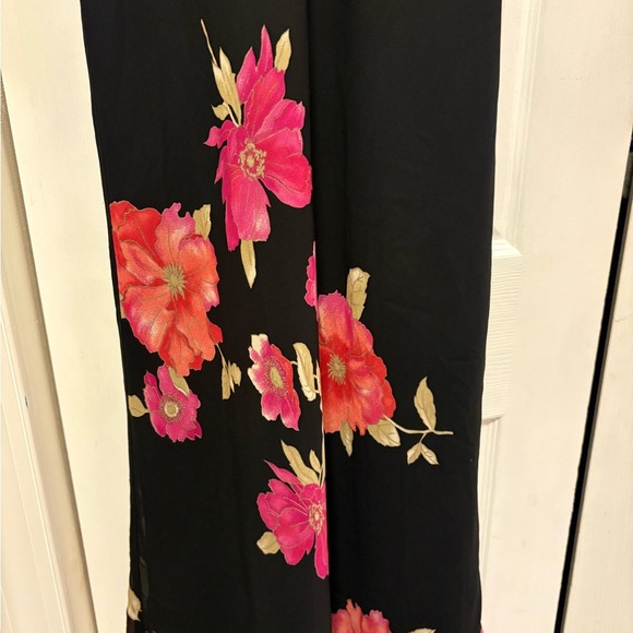 Jones Wear Black Maxi Dress with Pink Floral Design - Picture 4 of 7